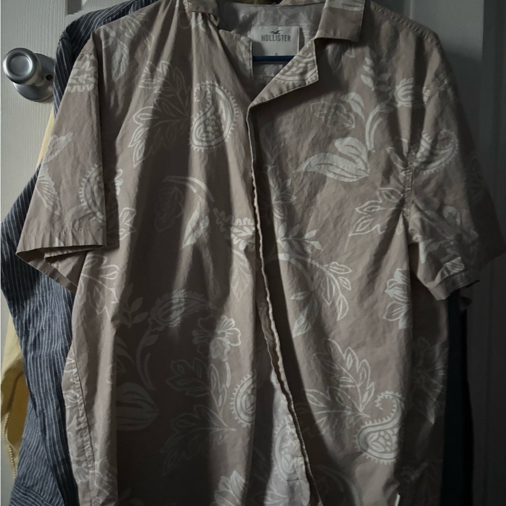 Hollister floral button up
